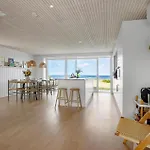 4 Bedroom Cozy In בית נופש Fur
