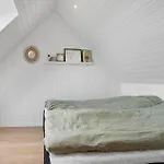 4 Bedroom Cozy In בית נופש