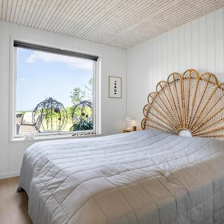 4 Bedroom Cozy In Prázdninový dům