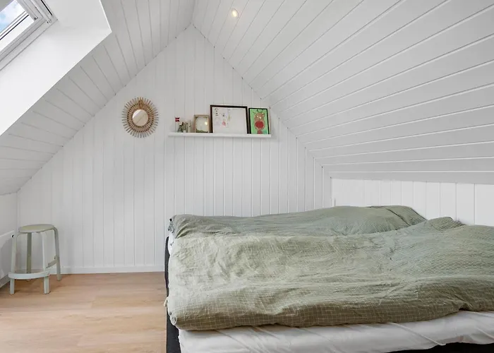 4 Bedroom Cozy In Casa vacanze