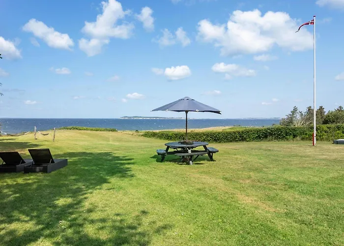 4 Bedroom Cozy In Casa vacanze
